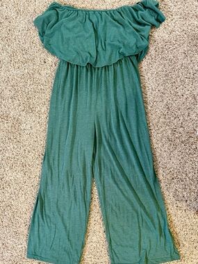 CUPSHE Off-Shoulder Wide-Leg Jumpsuit in Forest Green